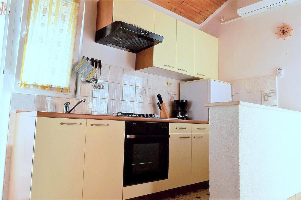 Zoro Apartments Palit Екстериор снимка