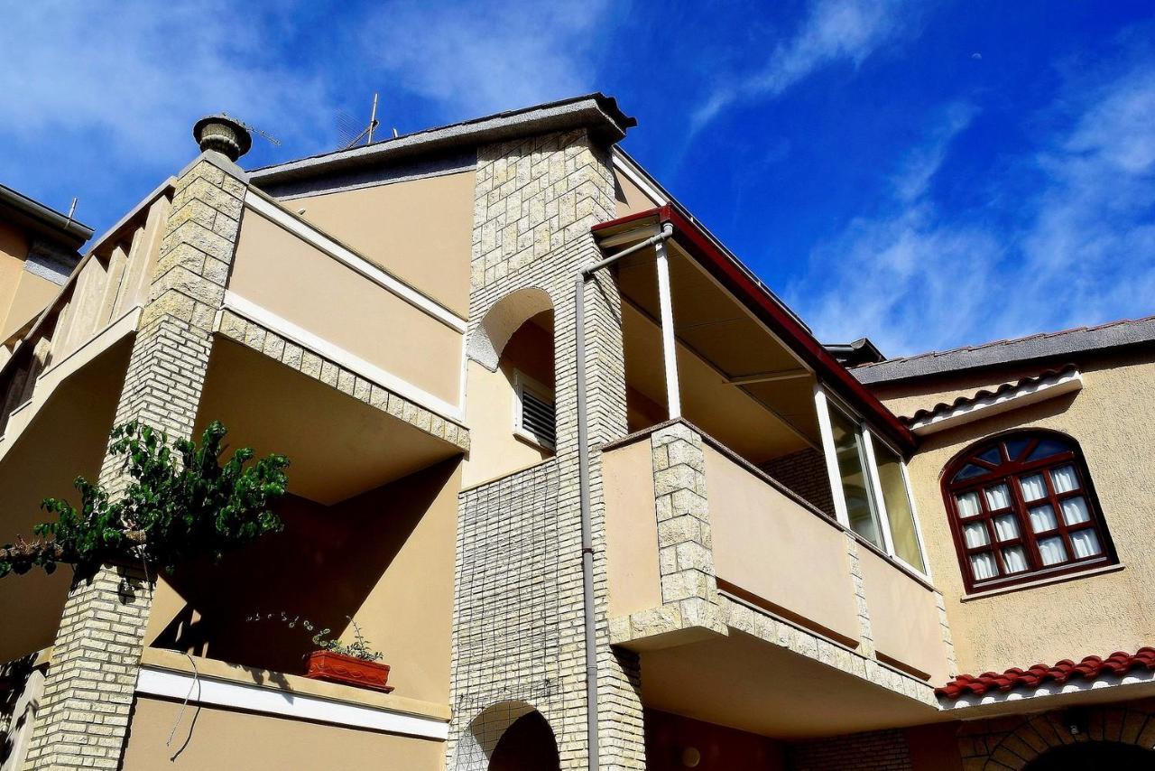 Zoro Apartments Palit Екстериор снимка