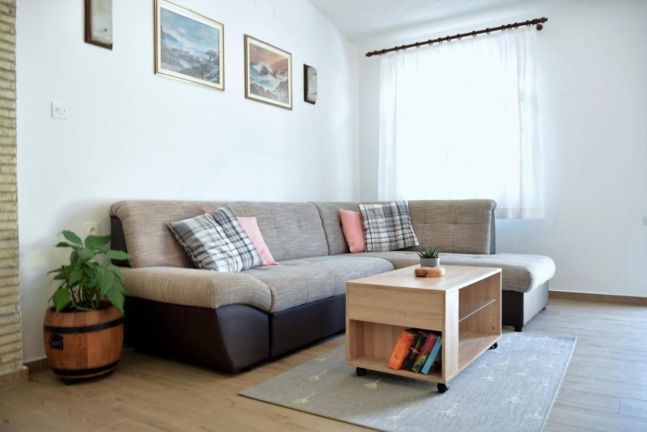 Zoro Apartments Palit Екстериор снимка
