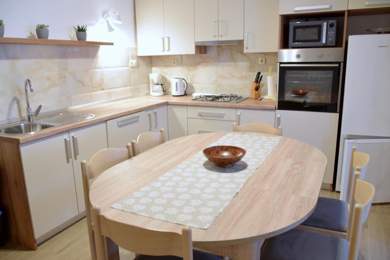 Zoro Apartments Palit Екстериор снимка